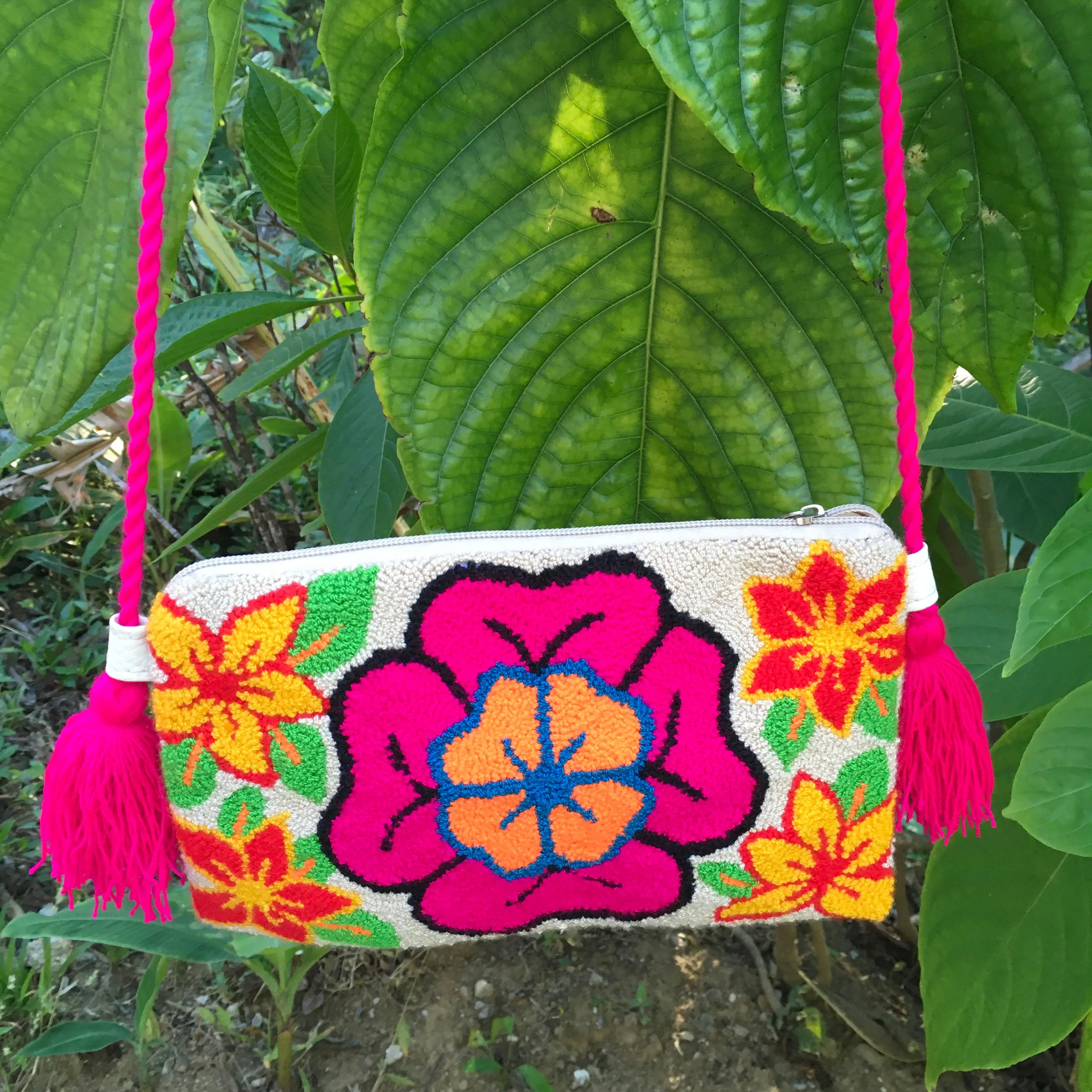 Fuchsia Hibiscus Floral Clutch Mochila