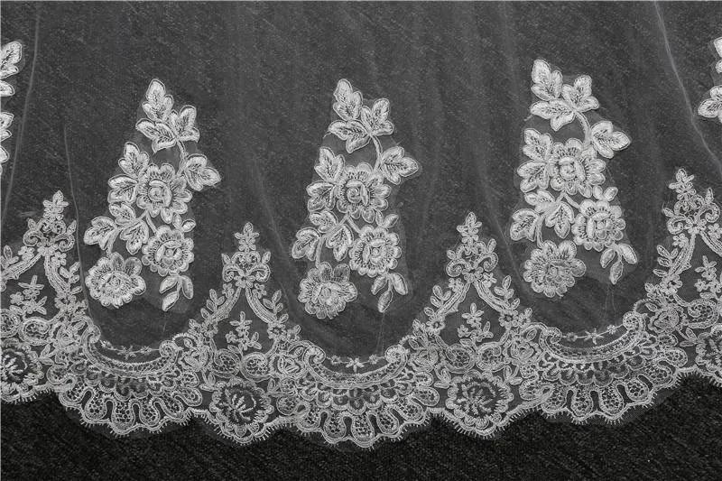 Voiles de Mariage 2 couches Tulle Bord en dentelle Voiles de mariée cathédrale Appliqué TS91010